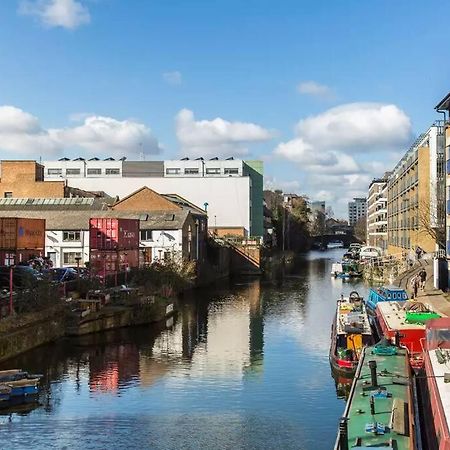 Canal-Side Apartment In Shoreditch Лондон Екстериор снимка