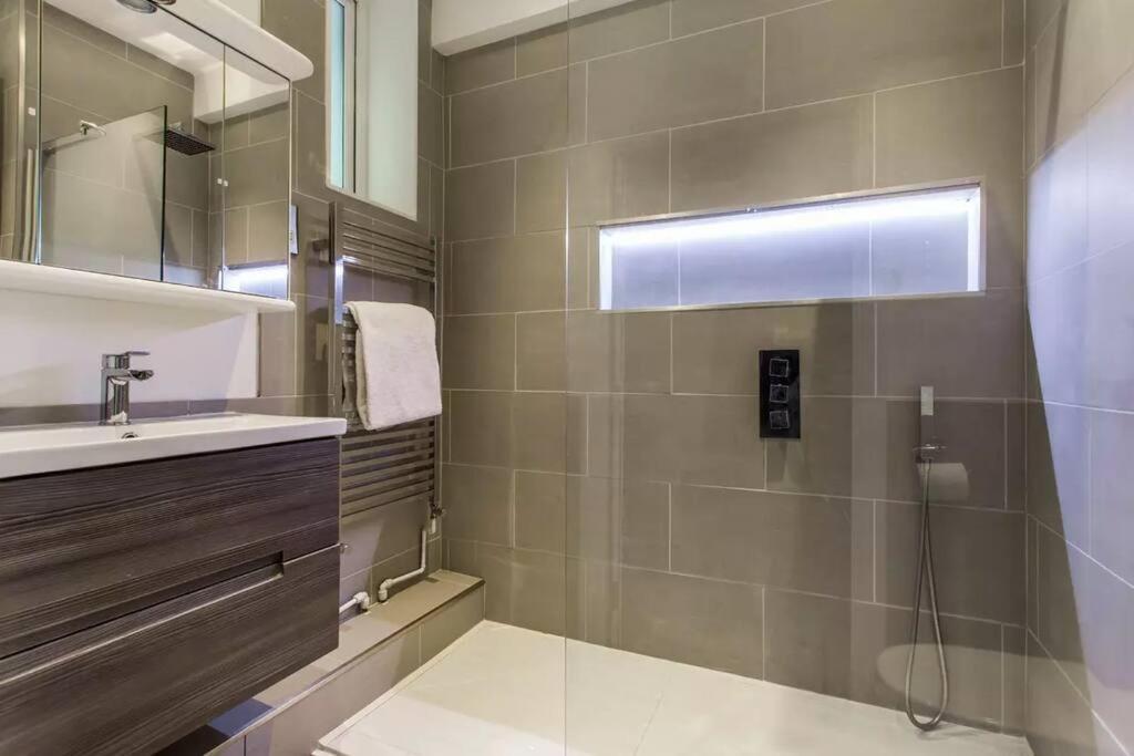 Canal-Side Apartment In Shoreditch Лондон Екстериор снимка